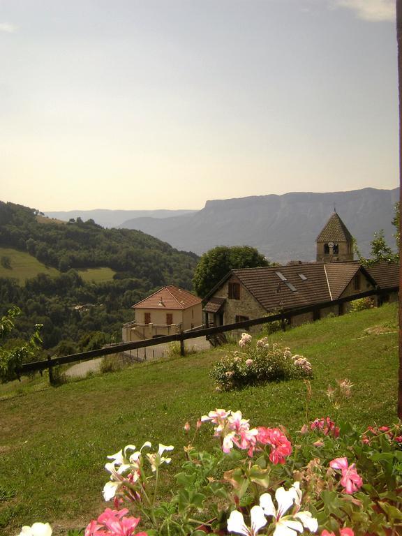 Gite Le Cerf De Belledonne Sainte-Agnes  Exterior photo